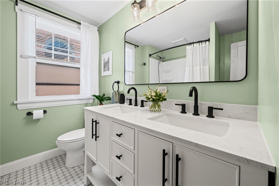 3484 Meadowbrook Boulevard Cleveland Heights OH 44118