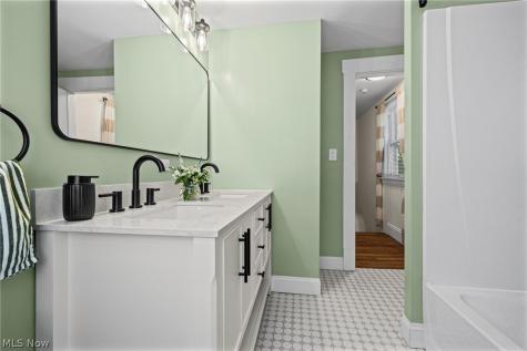 3484 Meadowbrook Boulevard Cleveland Heights OH 44118