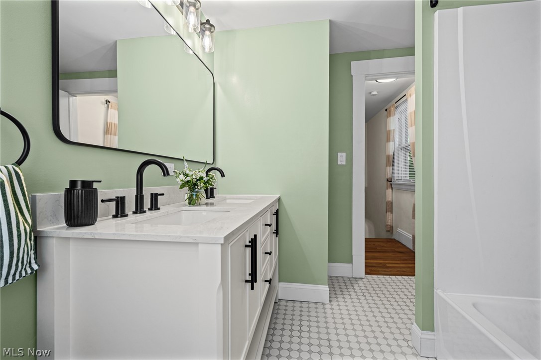 3484 Meadowbrook Boulevard Cleveland Heights OH 44118