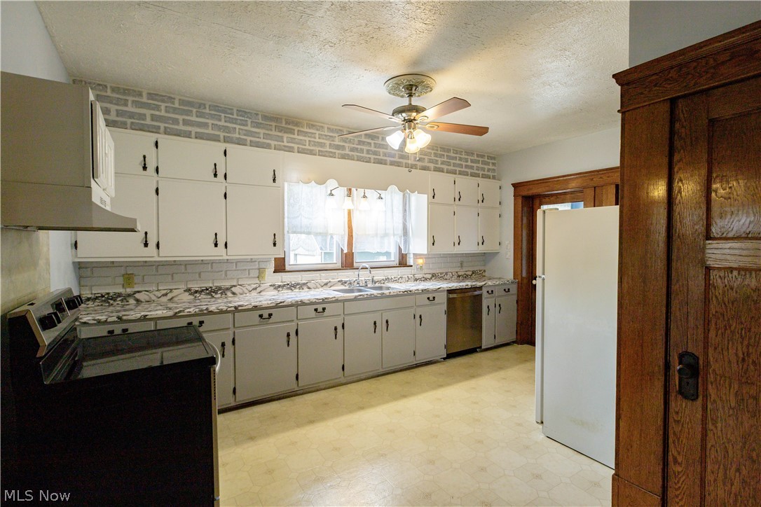 9395 Chestnut Avenue SE East Sparta OH 44626
