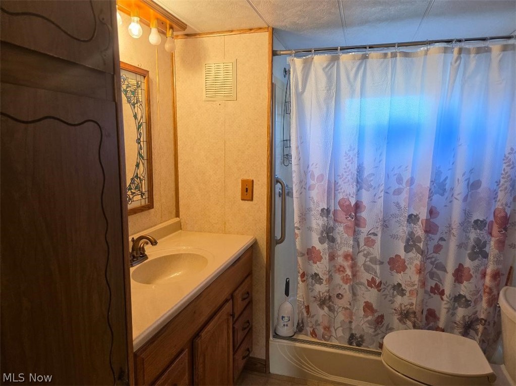 701 N Main Street Wellington OH 44090
