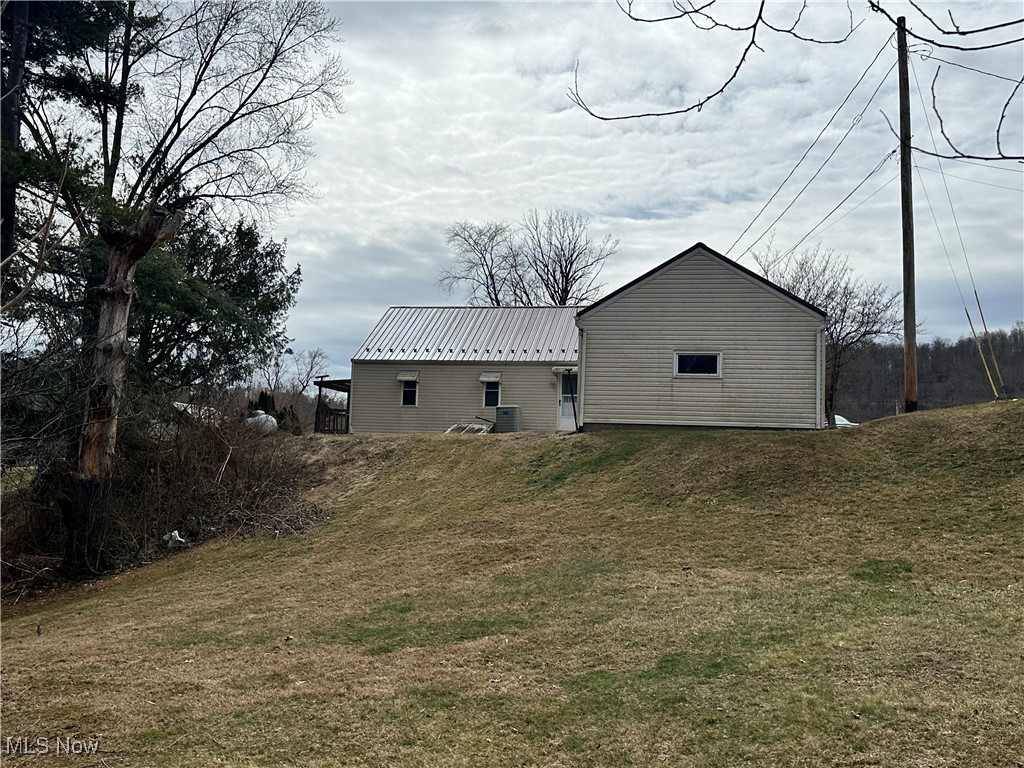 8752 N Rokeby NW Mcconnelsville OH 43756