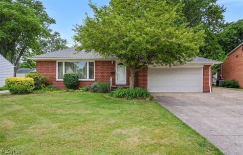 1771 Crestwood Road Mayfield Heights OH 44124