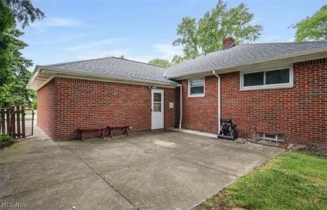 1771 Crestwood Road Mayfield Heights OH 44124