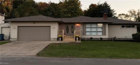 10 E Wellock Drive Akron OH 44319