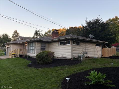 10 E Wellock Drive Akron OH 44319