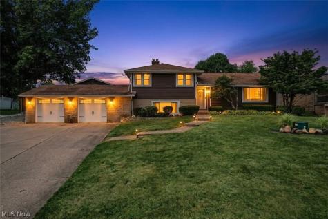 6203 Melody Road NE Canton OH 44721