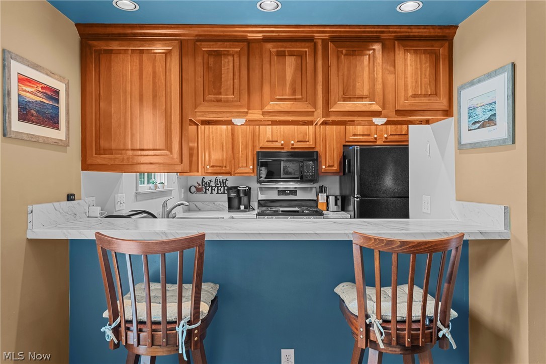 5112 E Lake Road Sheffield Lake OH 44054