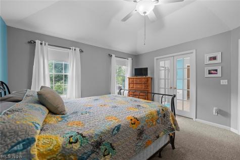 5112 E Lake Road Sheffield Lake OH 44054