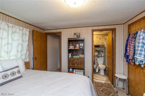 4 Village Park Olmsted Twp OH 44138