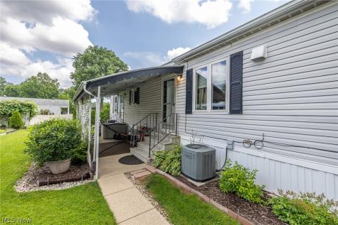 4 Village Park Olmsted Twp OH 44138