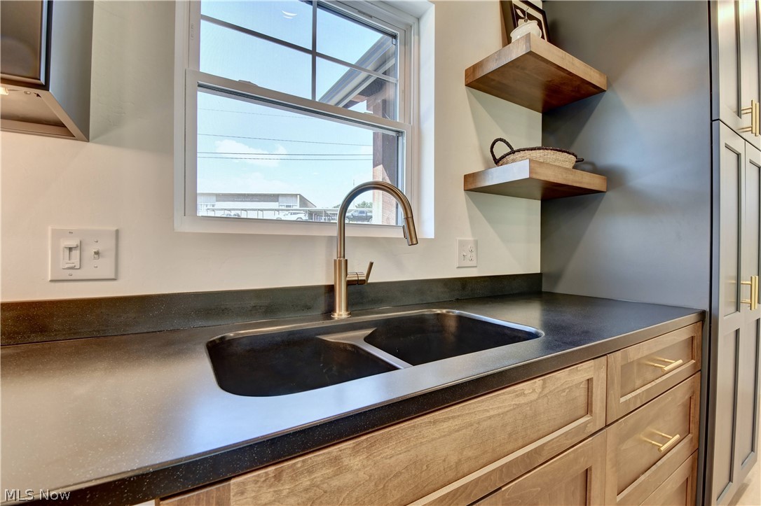 821 SW Miller Avenue Sugarcreek OH 44681