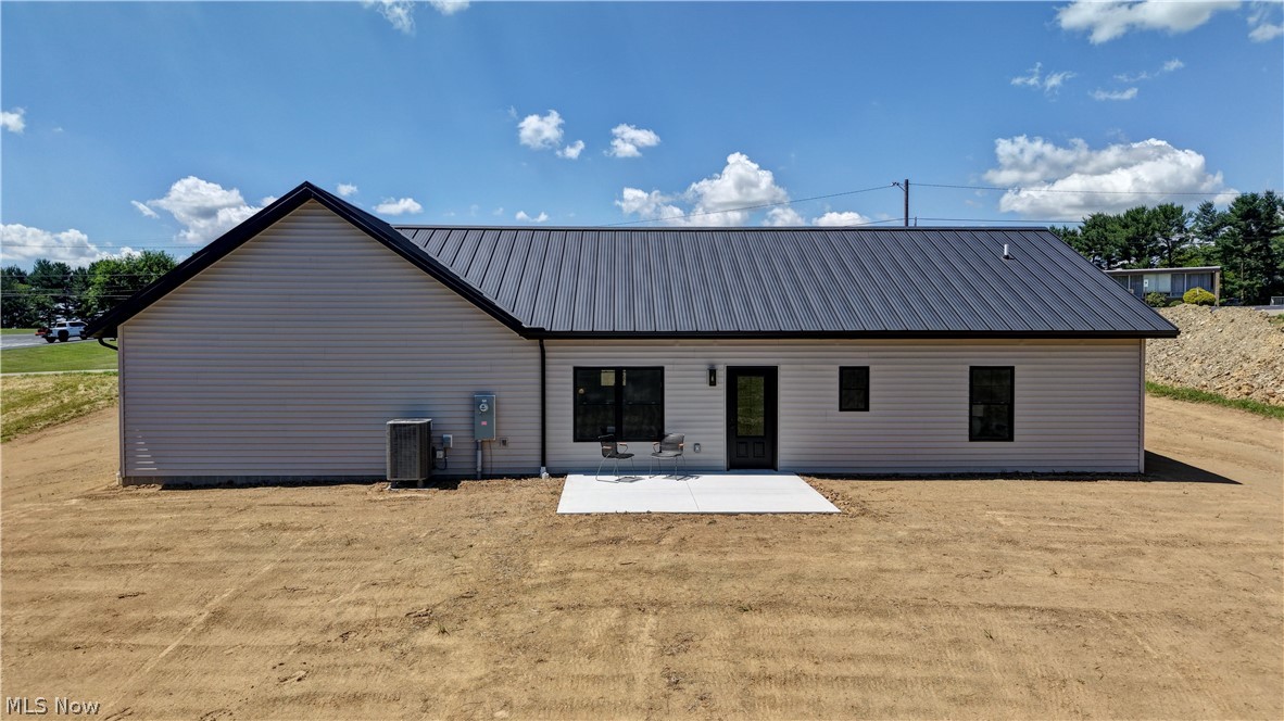 821 SW Miller Avenue Sugarcreek OH 44681