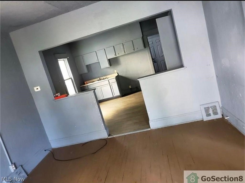 3872 E 57th Street Cleveland OH 44105