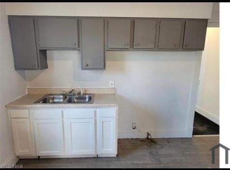 3872 E 57th Street Cleveland OH 44105