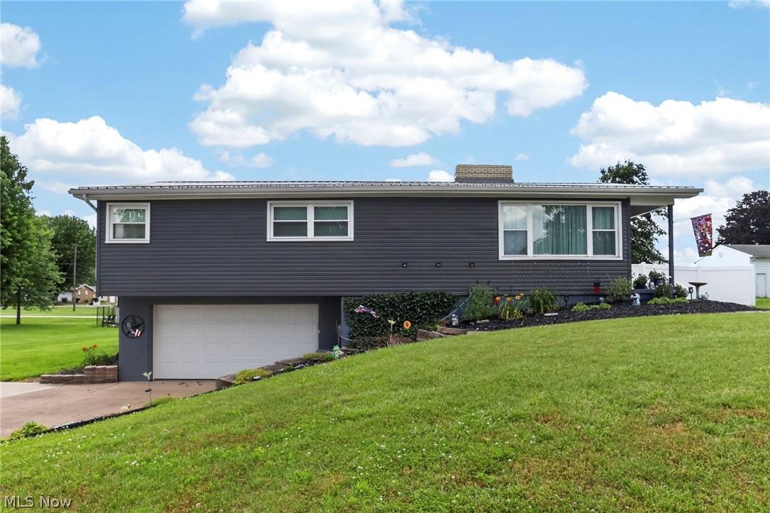 21861 Valley View Drive West Lafayette OH 43845