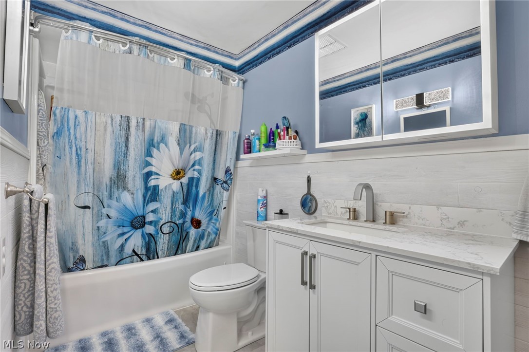 21861 Valley View Drive West Lafayette OH 43845
