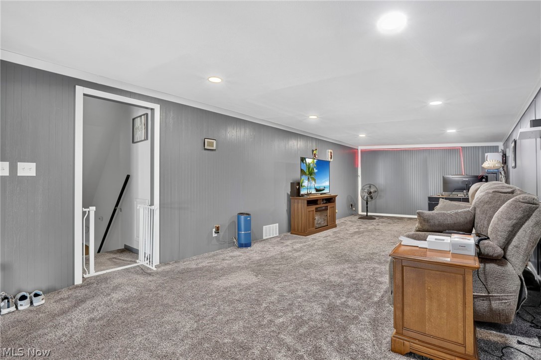 21861 Valley View Drive West Lafayette OH 43845
