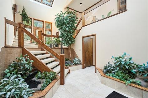 302 Hatch Road Wadsworth OH 44281