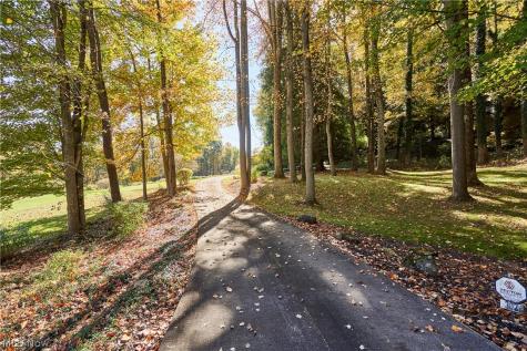 302 Hatch Road Wadsworth OH 44281