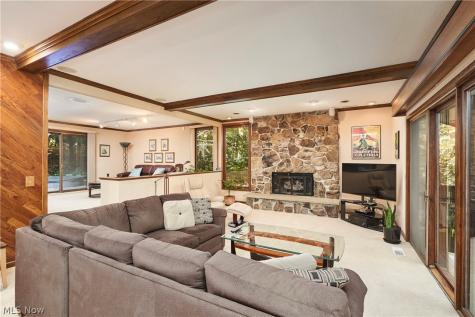 302 Hatch Road Wadsworth OH 44281