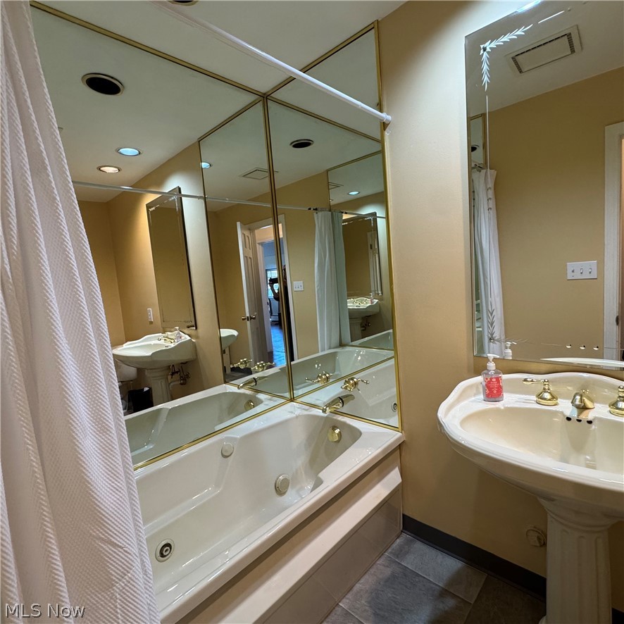 2054 Wyndham Road Akron OH 44313