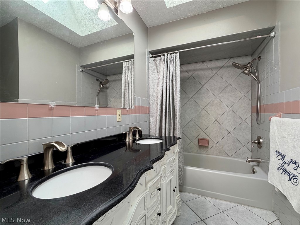 12803 Lynn Drive Chesterland OH 44026