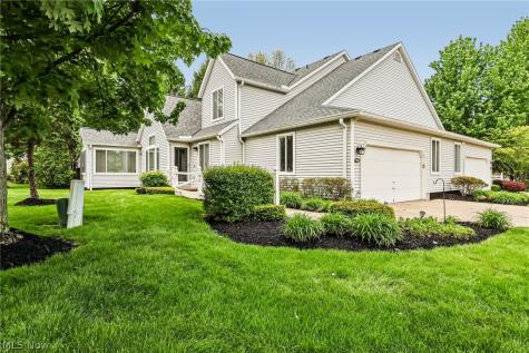 566 Queens Court Copley OH 44321