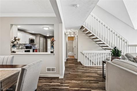 566 Queens Court Copley OH 44321