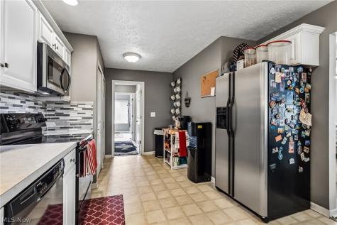 566 Queens Court Copley OH 44321