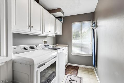 566 Queens Court Copley OH 44321