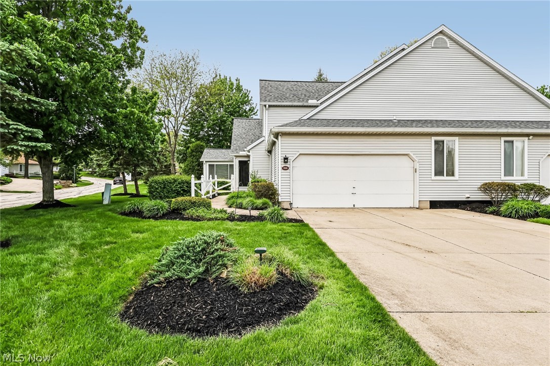 566 Queens Court Copley OH 44321