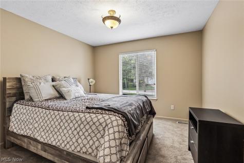 566 Queens Court Copley OH 44321
