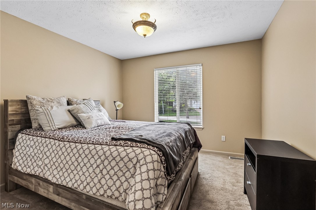 566 Queens Court Copley OH 44321