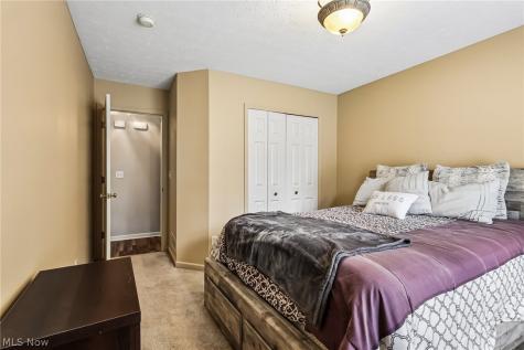 566 Queens Court Copley OH 44321