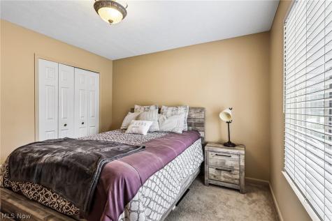 566 Queens Court Copley OH 44321