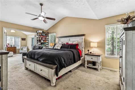 566 Queens Court Copley OH 44321