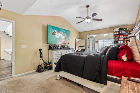 566 Queens Court Copley OH 44321