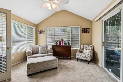 566 Queens Court Copley OH 44321