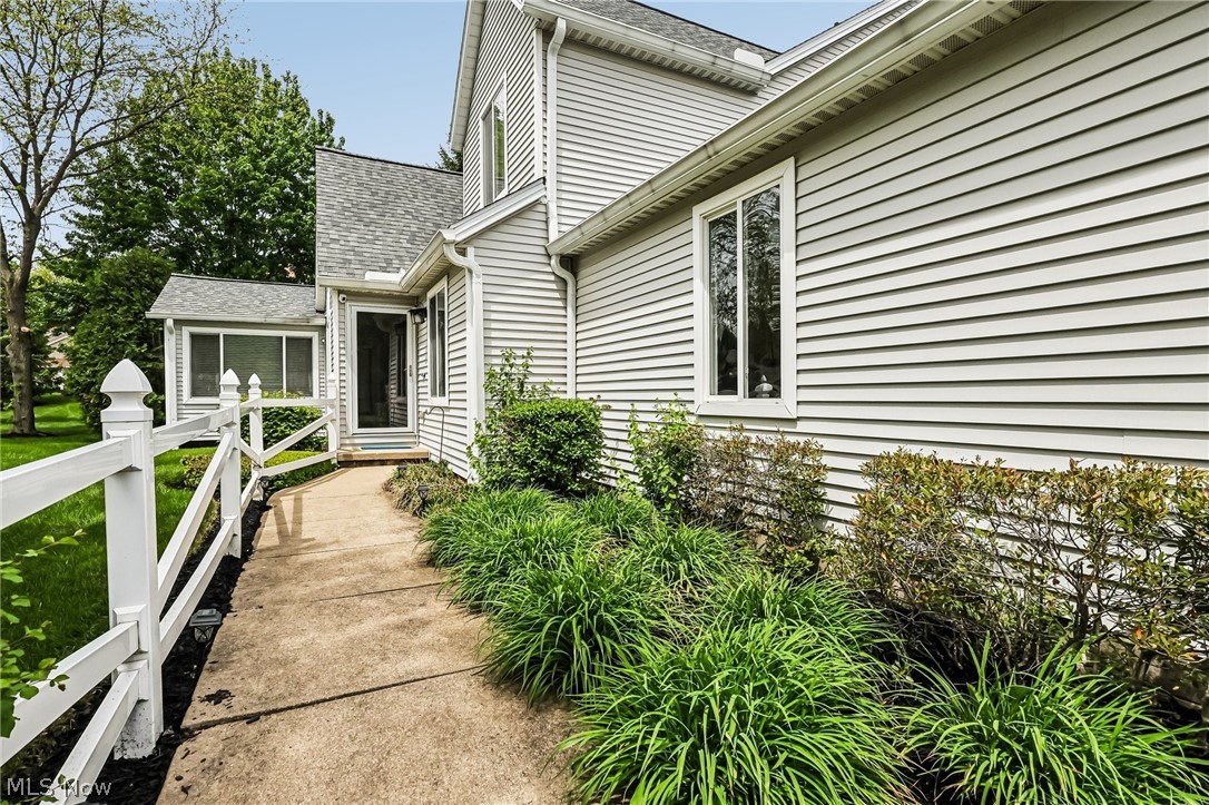 566 Queens Court Copley OH 44321