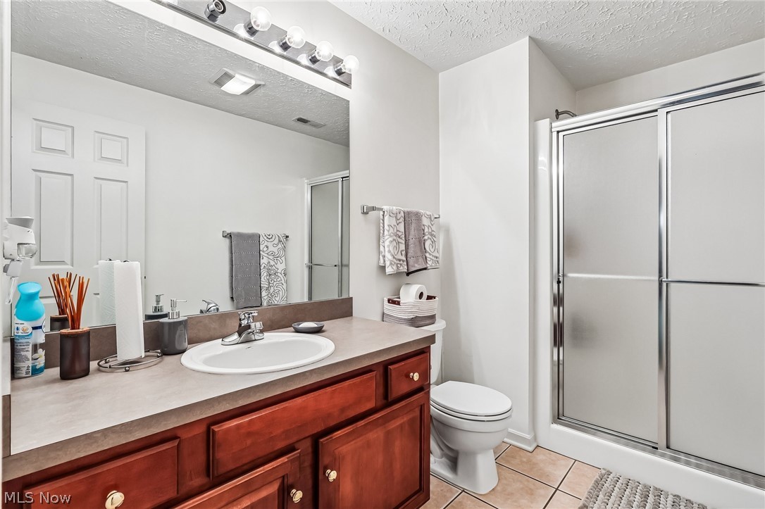 566 Queens Court Copley OH 44321