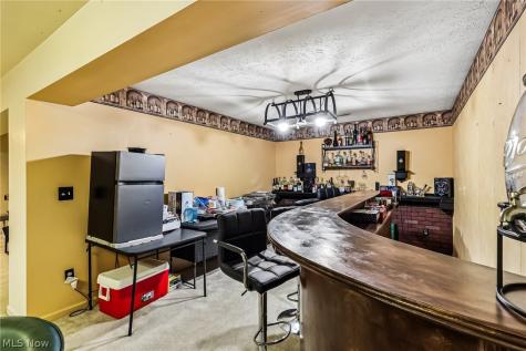 566 Queens Court Copley OH 44321