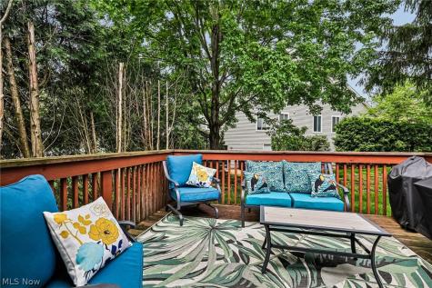 566 Queens Court Copley OH 44321