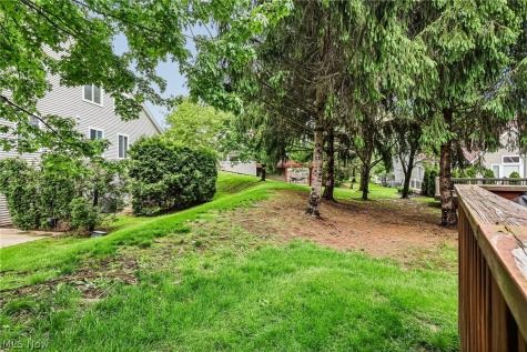 566 Queens Court Copley OH 44321