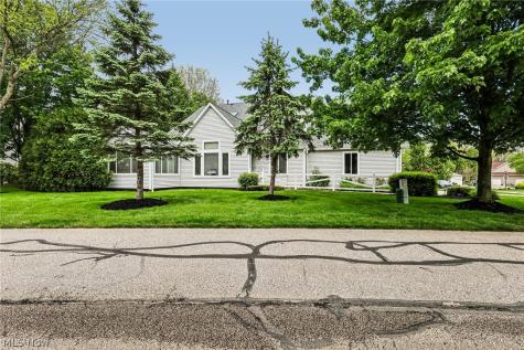 566 Queens Court Copley OH 44321