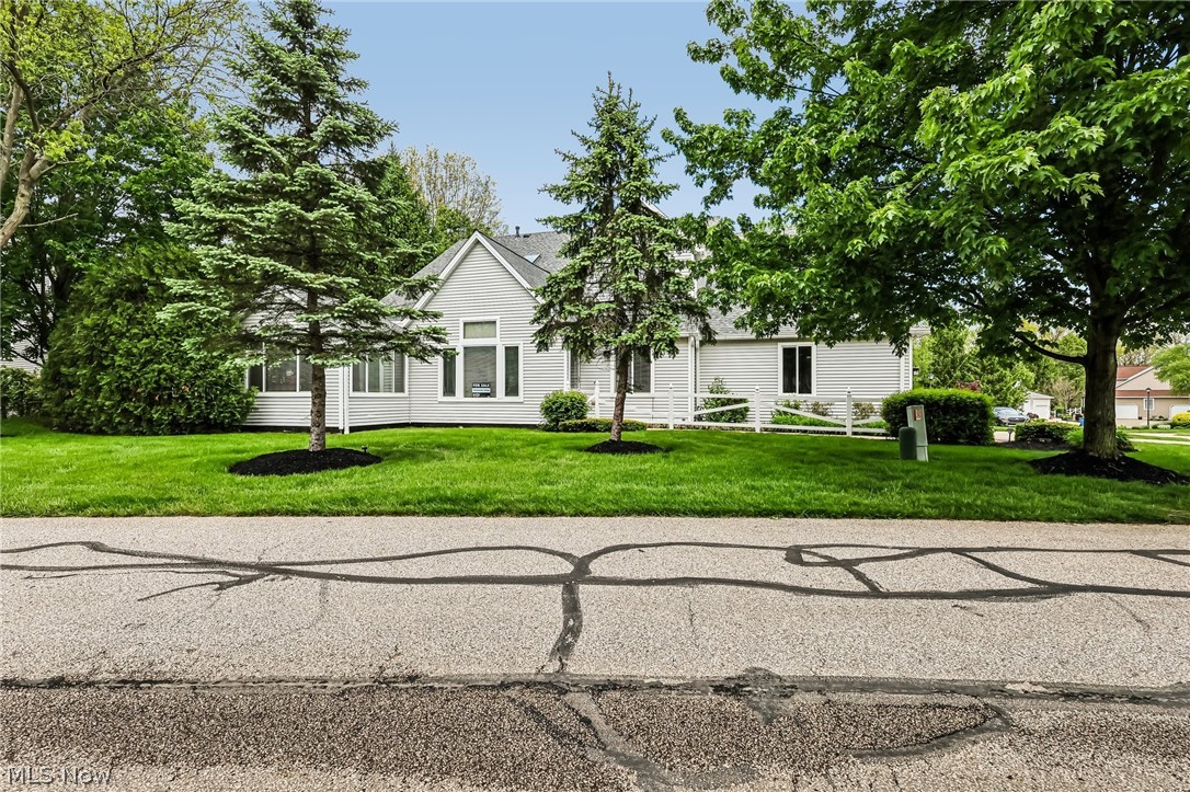 566 Queens Court Copley OH 44321