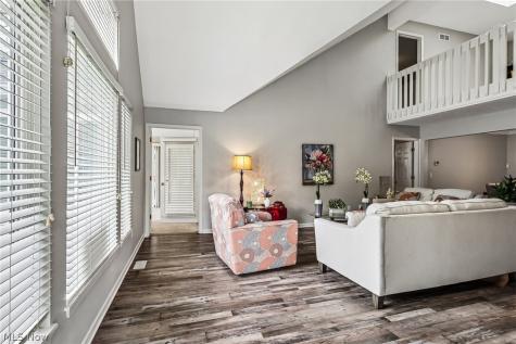 566 Queens Court Copley OH 44321