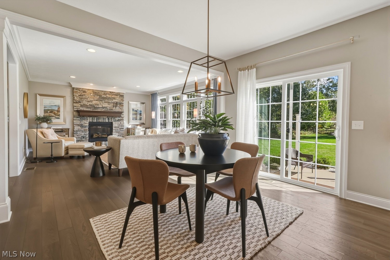 607 Crestview Drive Bay Village OH 44140