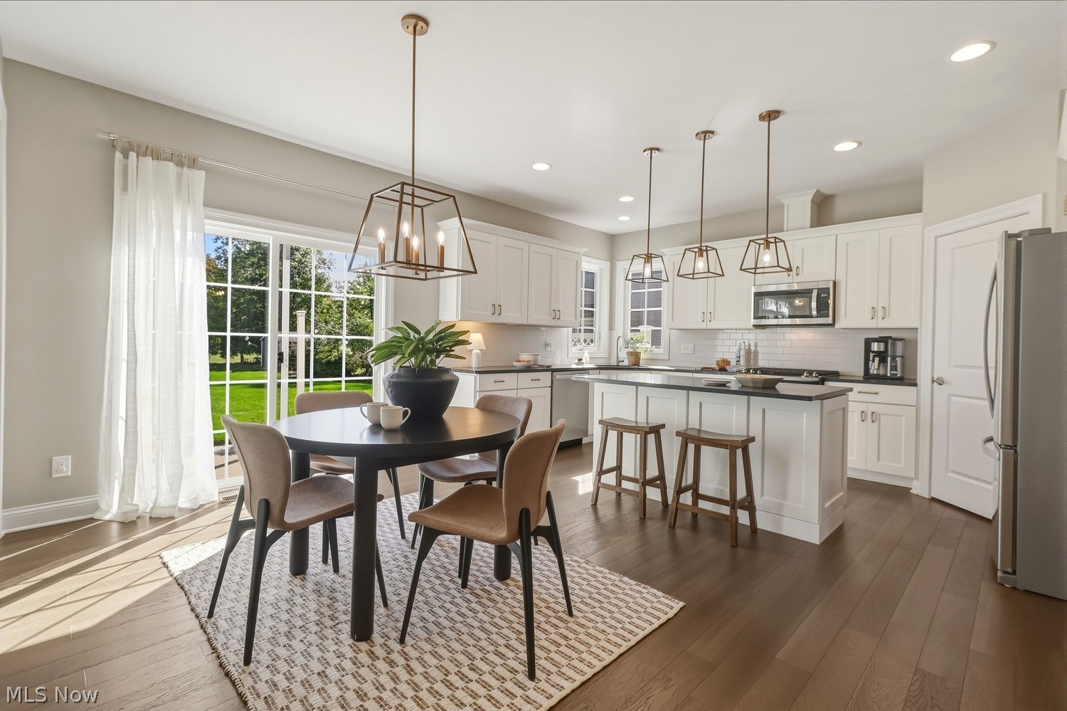 607 Crestview Drive Bay Village OH 44140