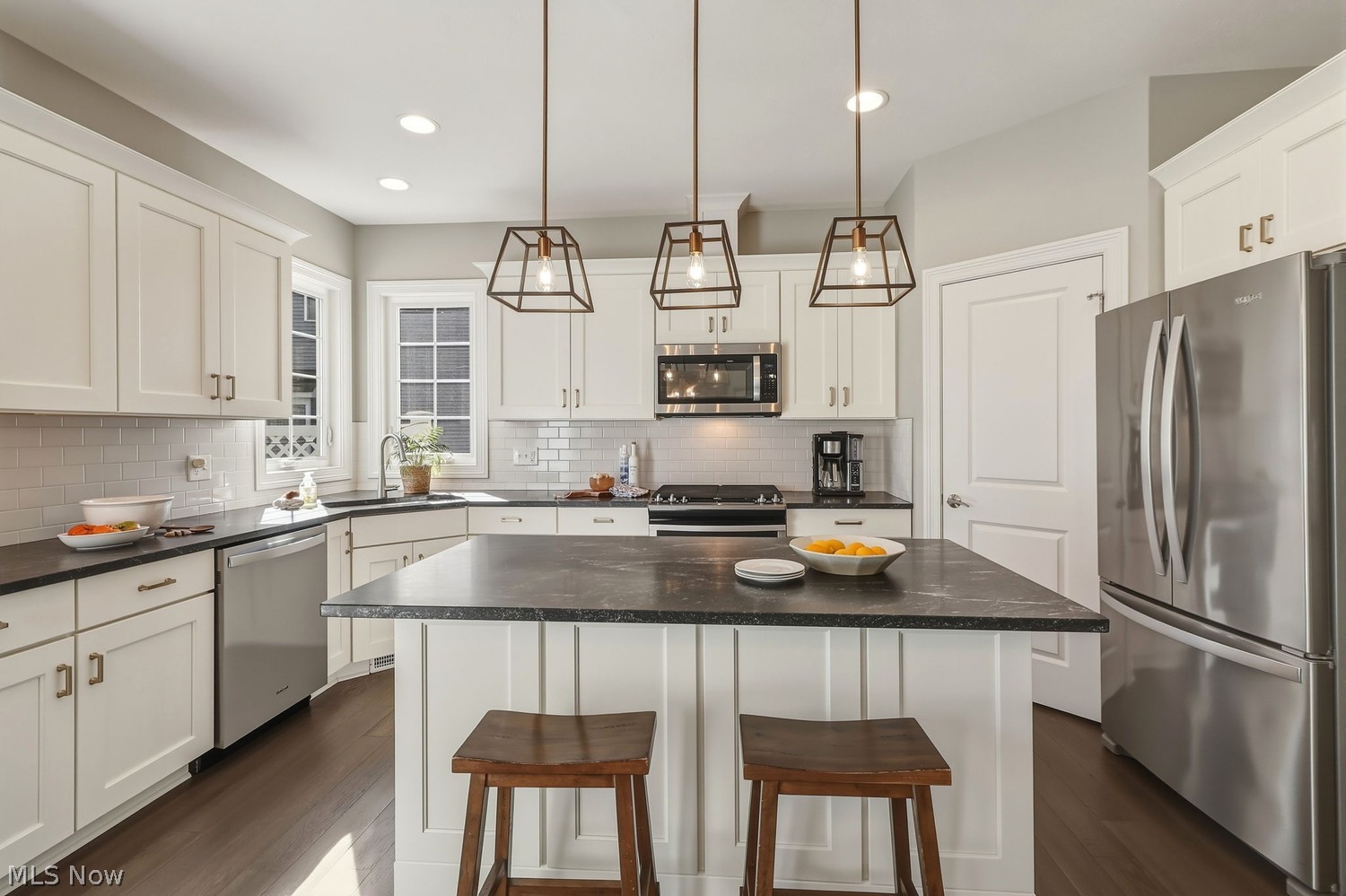607 Crestview Drive Bay Village OH 44140